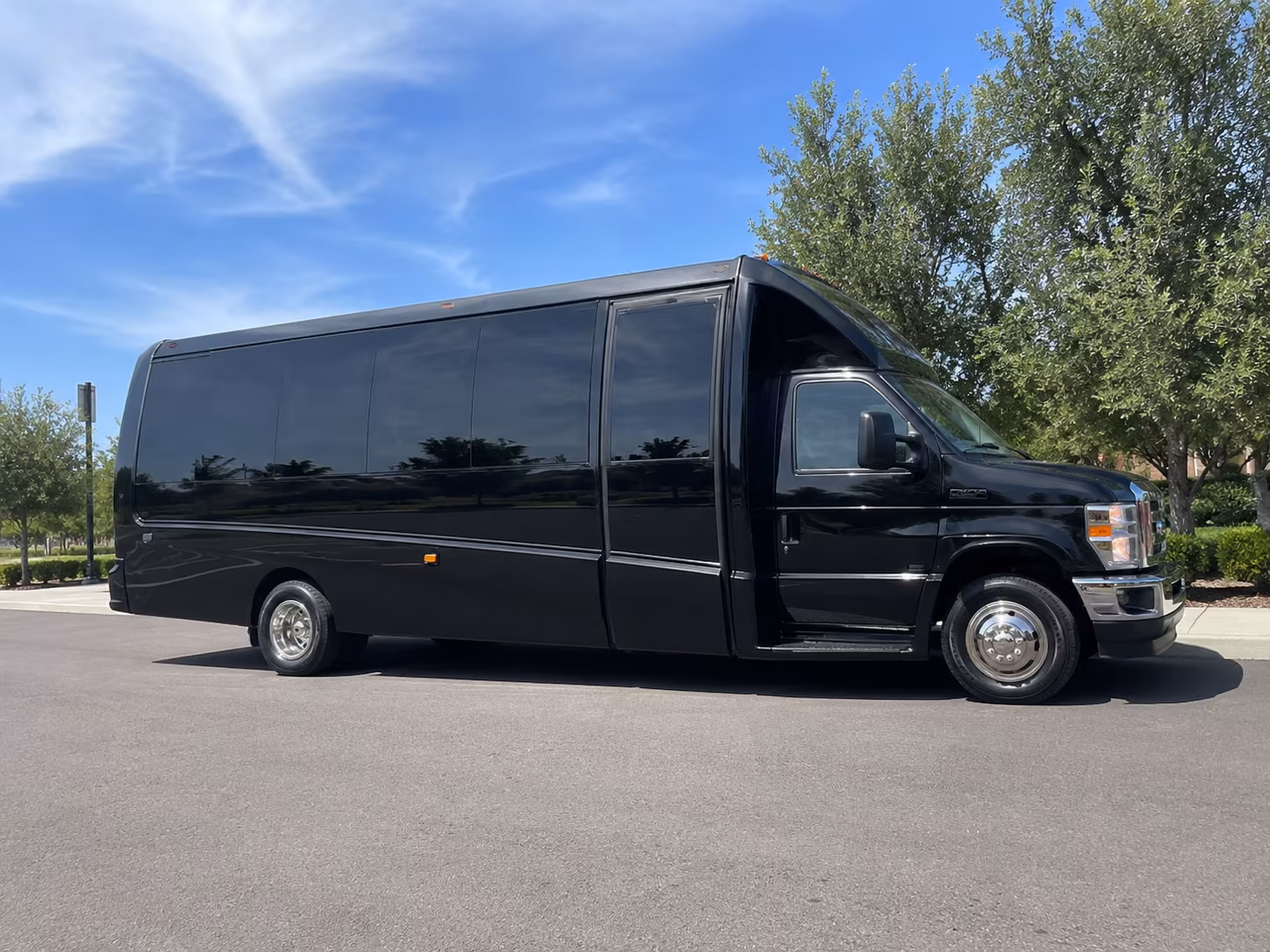 bus rentals for bands and performers traveling through st petersburg